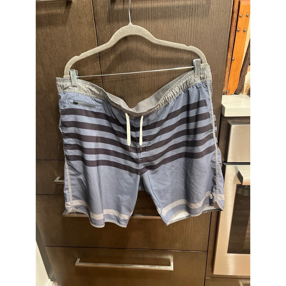 Vuori Shorts Mens XXL The Banks Running Versatile Board Short‎